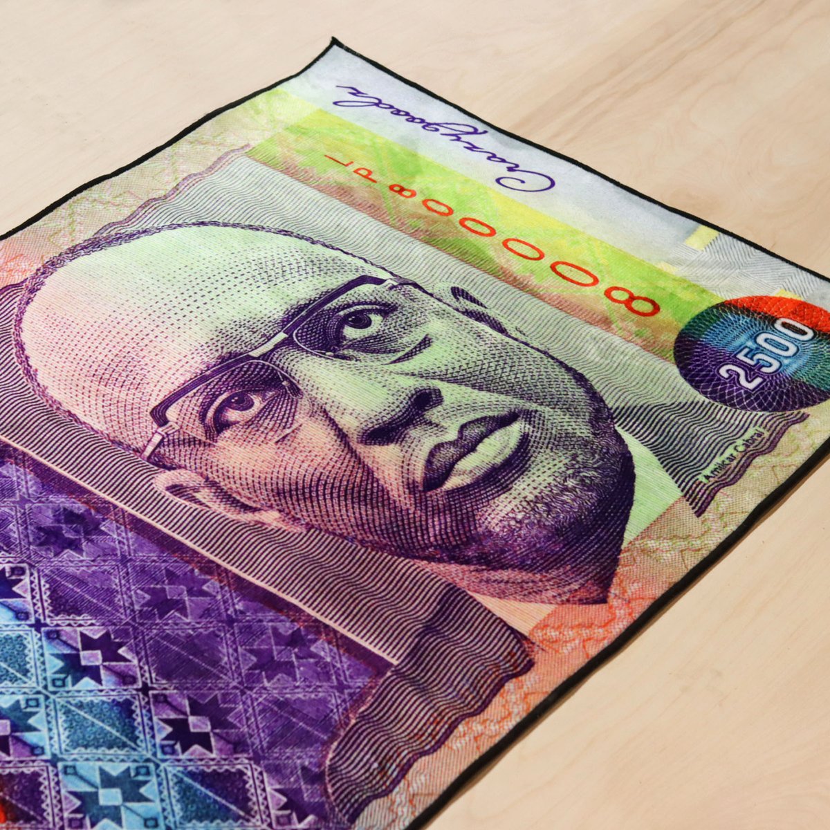 crazygoodz's tweet image. CV Amílcar Cabral Banknote Rug 

Designed to resemble the iconic banknote, it’s the perfect statement piece for any space.

#crazygoodz #banknote #lifestylebrand #amilcarcabral #ruglove #rug #caboverde