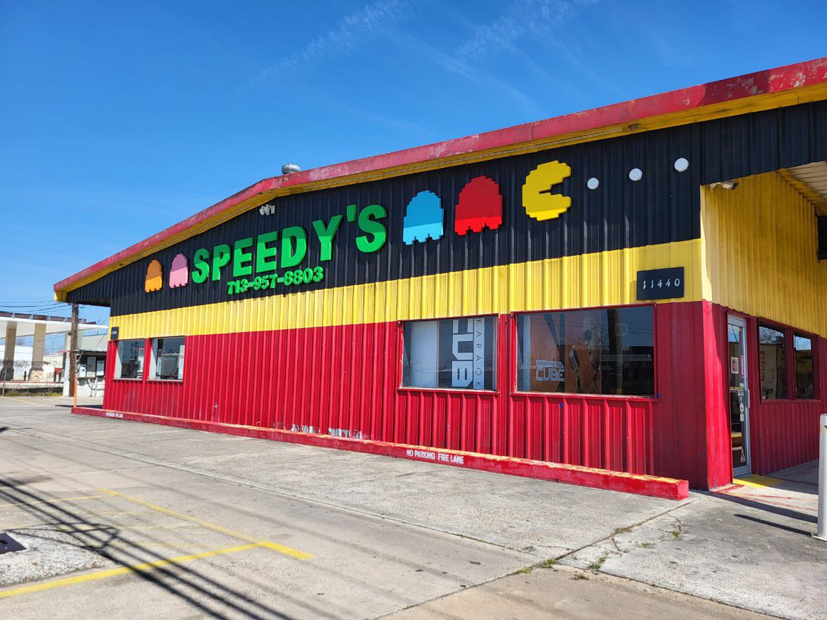 HoustonFastTrak's tweet image. Working on sprucing up the building!