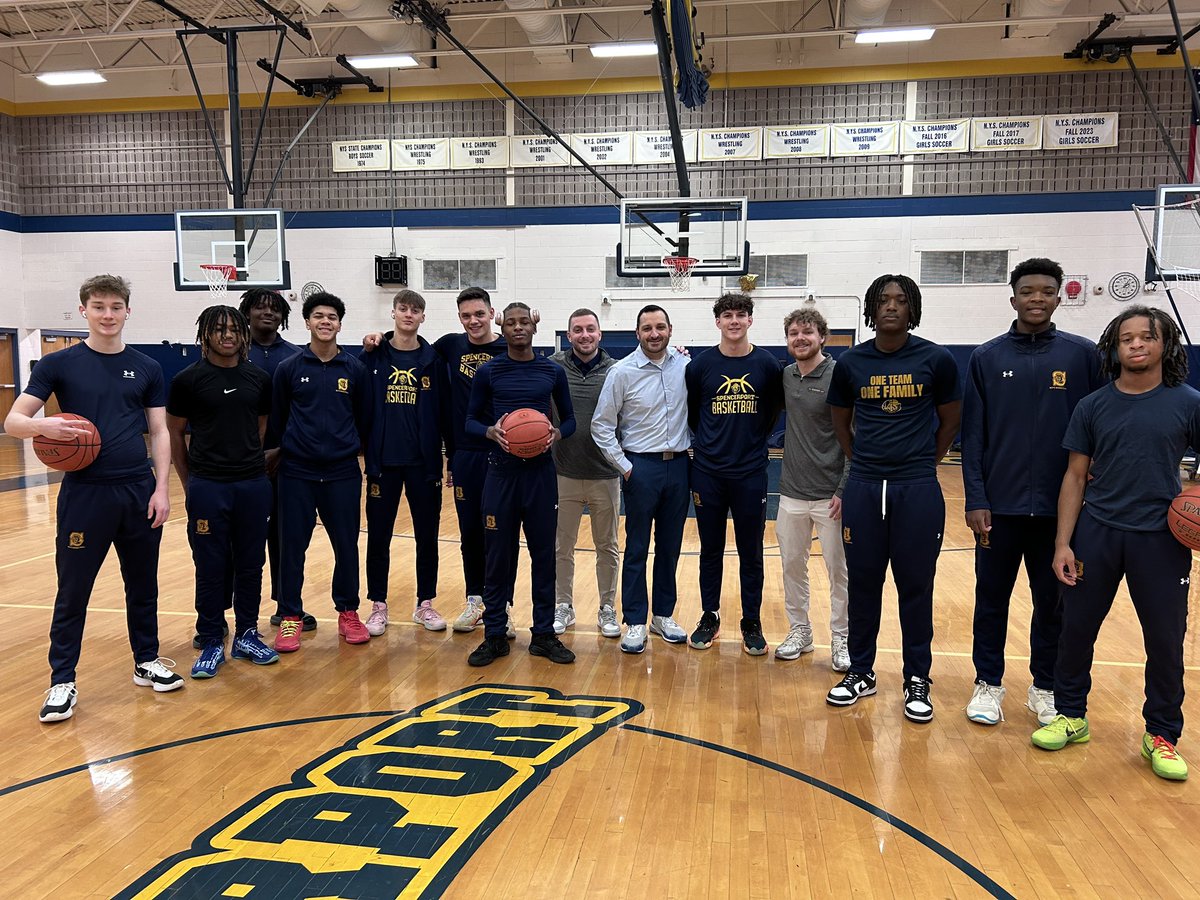 Ready to go! <a href="/Ranger_Sports/">Spencerport Rangers</a> head to Monroe at 2:00!