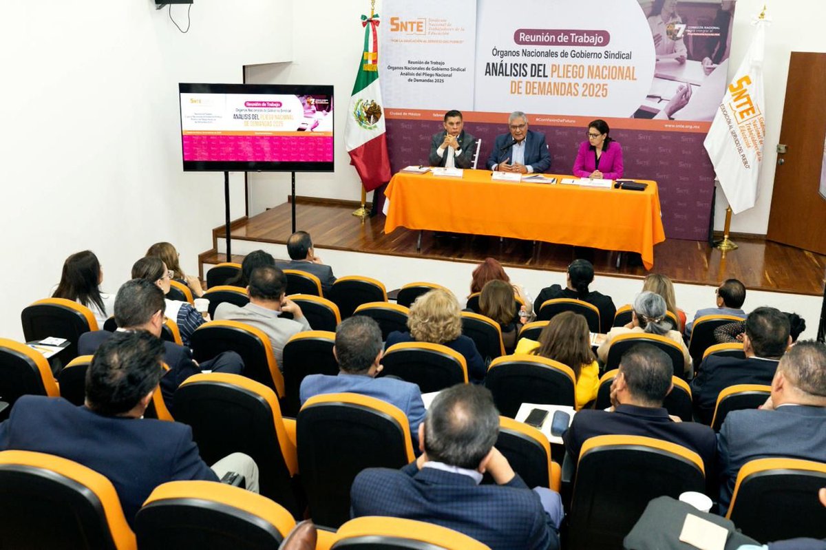 Listo el Pliego Nacional de Demandas 2025 que el #SNTE entregará próximamente a la <a href="/SEP_mx/">SEP México</a>. Consta de 290 demandas, expresadas por un millón 517 mil agremiados, que participaron en la 7a Consulta Nacional para integrarlo.
bit.ly/4inx0O7