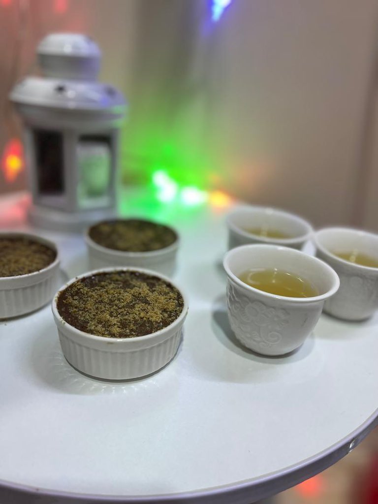 fa4h__'s tweet image. - البيوُت الآن تمَلؤها البهَجة ، بهجة 
رمَضان🤍.