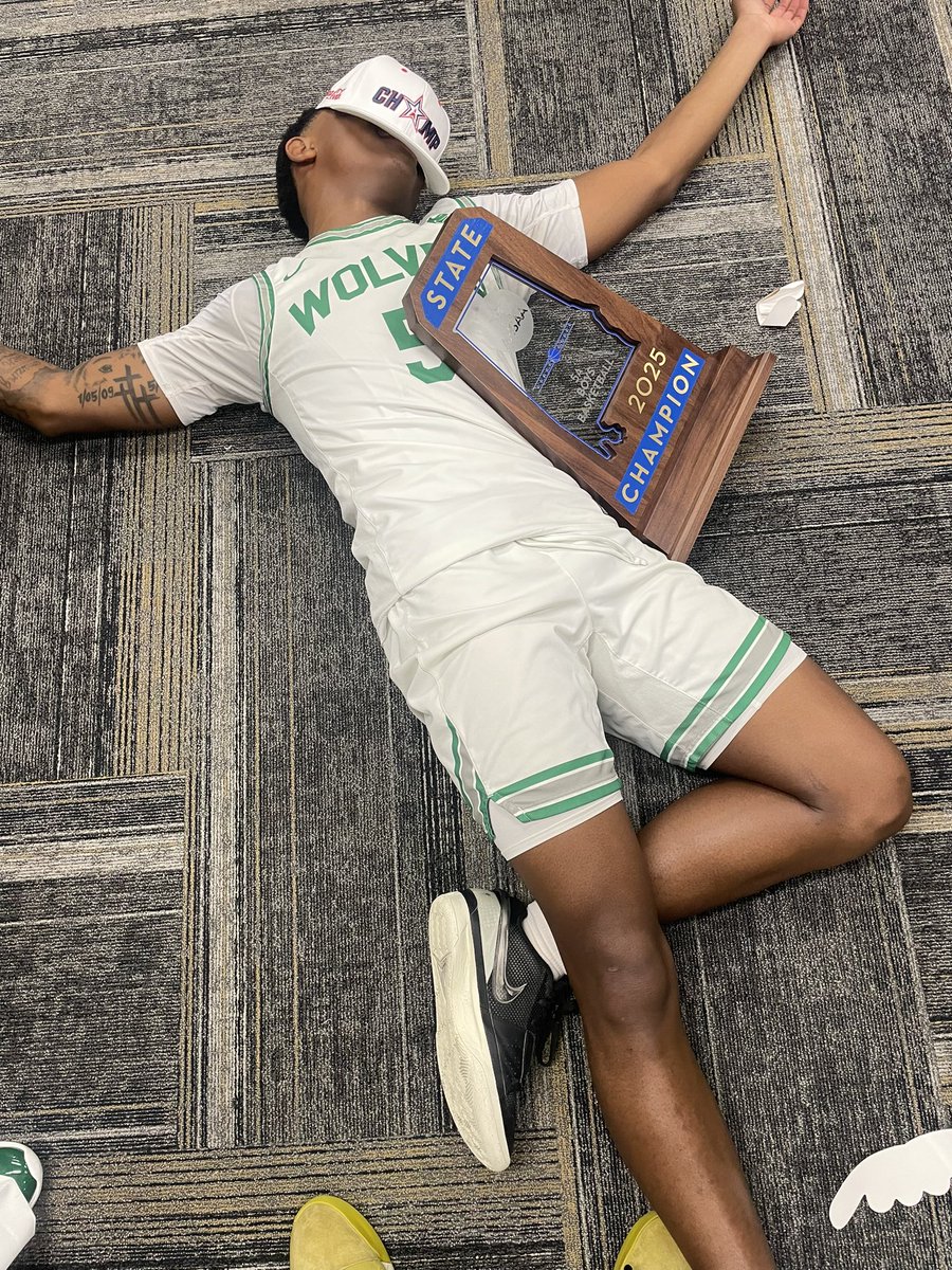 josborne2025's tweet photo. #statechamps #AGTG 
@AHSAAUpdates @coachmaye3 https://t.co/QR3dkKHodI