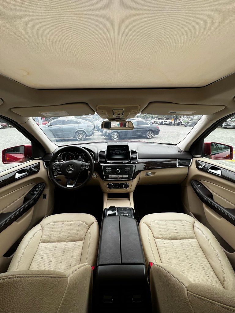 Kinglamarr___'s tweet photo. 2017 Mercedes Benz GLE 350 now available 
-Red on cream Interior
🏷️: N44 million ($29.7k)
Contact for details 📥 https://t.co/ROK3LFAfG3