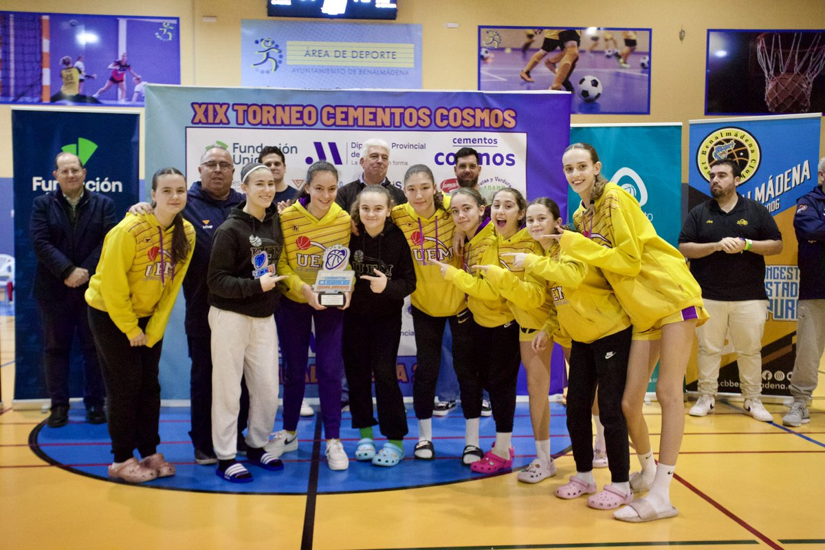 🏆 𝐄𝐋 𝐏𝐎𝐃𝐈𝐎 ‼️

La categoría femenina se cierra con estos tres primeros clasificados:

3️⃣ <a href="/uemataro/">U.E. Mataró</a> 🥉
2️⃣ <a href="/Penya1930/">Club Joventut Badalona</a> 🥈
1️⃣ <a href="/cbalcobendas/">Baloncesto Alcobendas</a> 🥇

¡Qué competición #TCCB2025 más bonita han hecho los tres y qué nivelazo han dado en todos sus partidos!

🟠🔵 #TorneoCementosCosmos