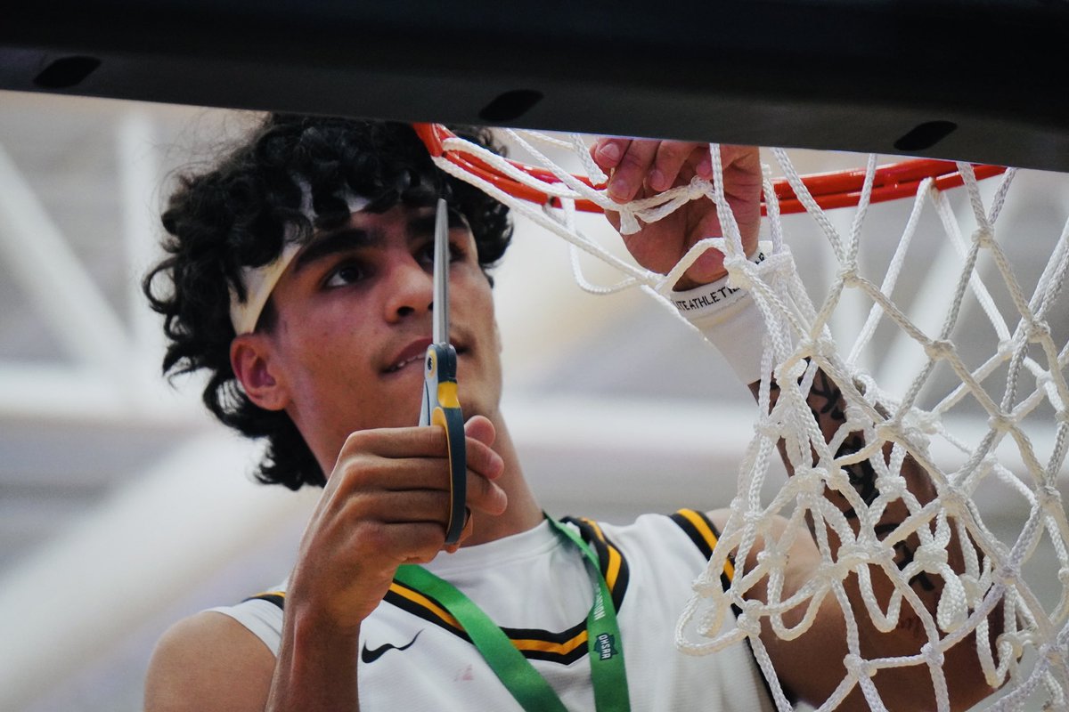 Alter celebrates another district title, while Knights coach Eric Coulter celebrates win No. 300