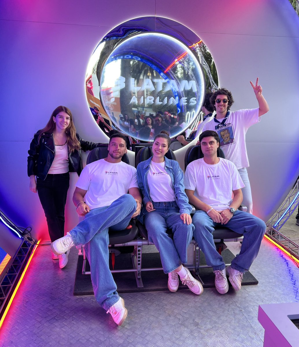 juanimustard's tweet photo. ¡Con LATAM Airlines, Elige viajar mejor! ✈️ Con Wi-Fi a bordo, mayor comodidad y más horarios a elección.

Vayan a visitar nuestro stand y participen por premios ✈️✈️ 

#EligeViajarMejor #FestivalViñaDelMar https://t.co/Vw2KCMJdIB