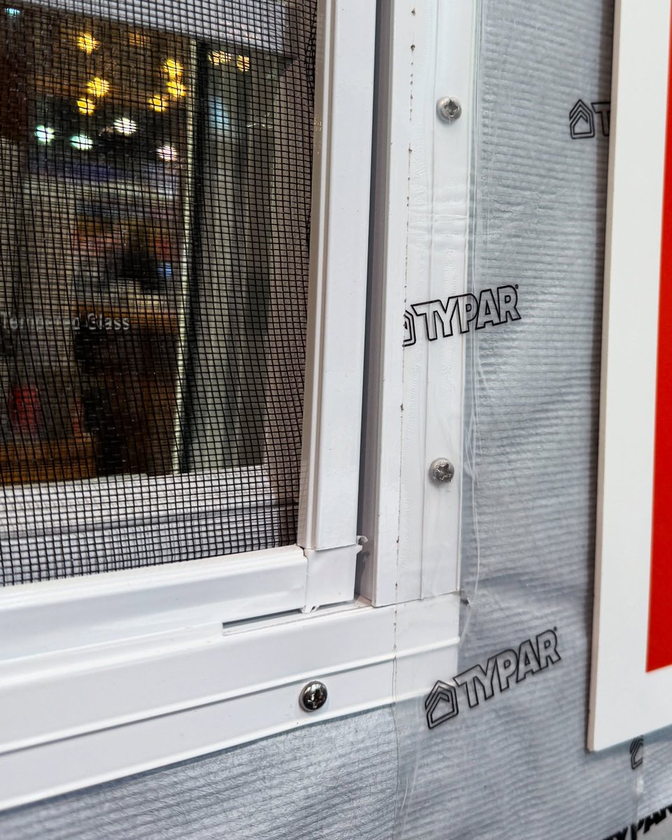 FHBMagazine's tweet image. Here’s a new clear tape from Typar with code enforcement in mind seen at #IBS2025. The inspection process will allow for a visual confirmation of fastener placements.
#buildingcode #homebuilding #build #tools #keepcraftalive