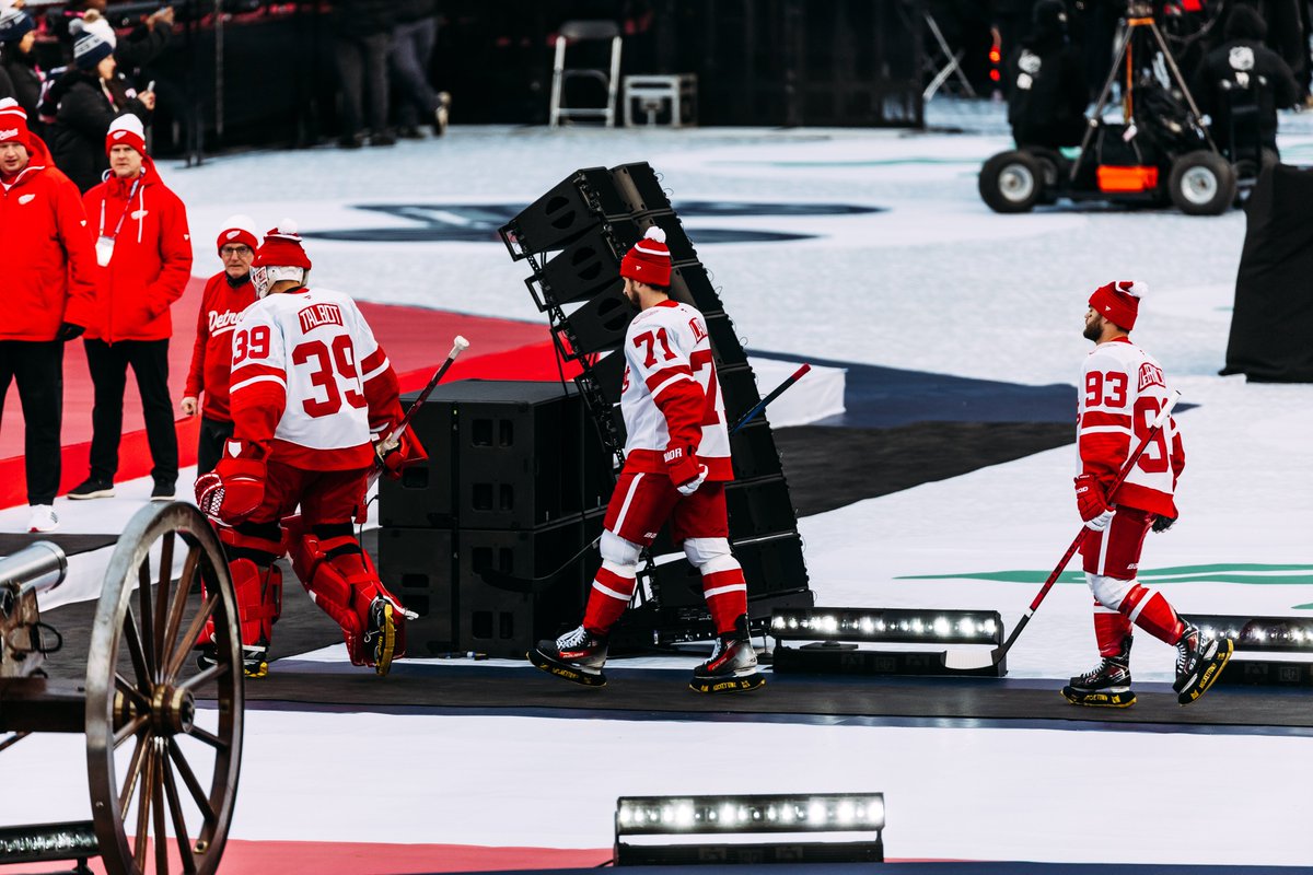 DetroitRedWings's tweet photo. 🔴⚪️🔴 #LGRW ⚪️🔴⚪️ https://t.co/LANw1RidRP