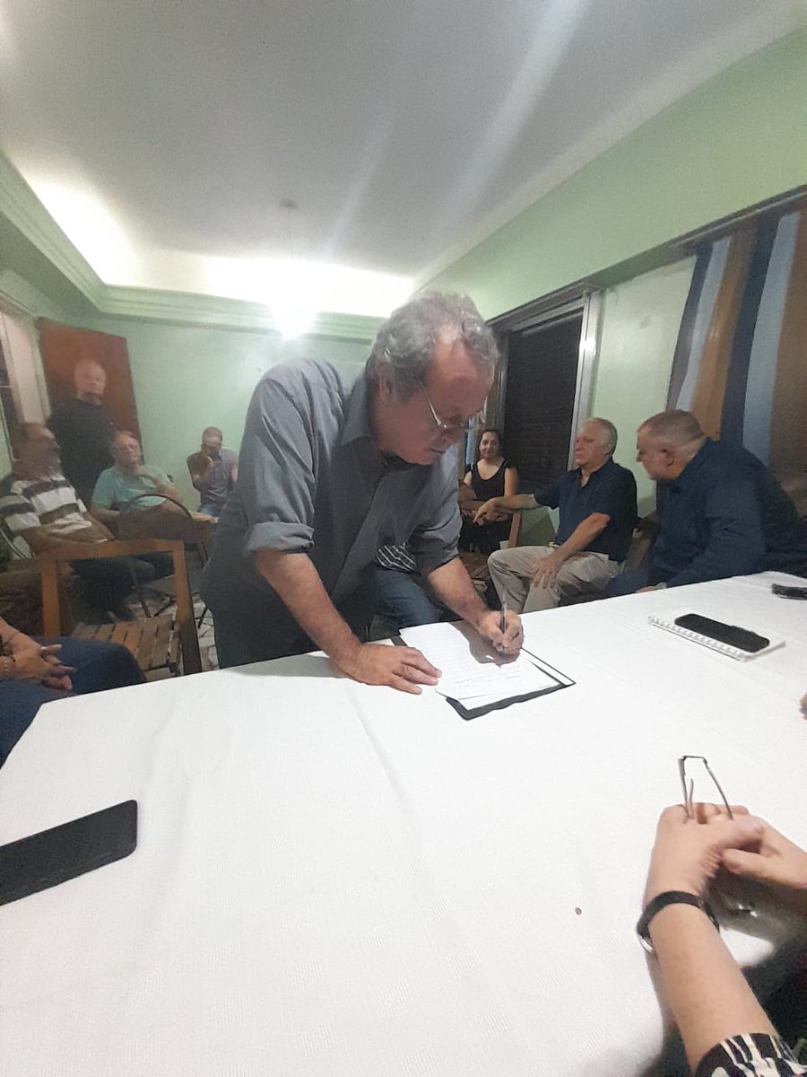aprepquilmes's tweet photo. Queremos agradecer a todos los que participaron de la ceremonia de presentación y firma del acta constitutiva. Contamos con la presencia del presidente de AR PBA @LuisParodiVL, dirigentes de AR y la concejal @Estefa_Quilmes https://t.co/Gdn20VtBU4