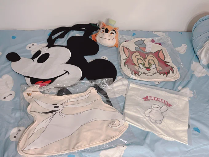 ディズニー行く時に持っていこうと思って買うカバンがディズニー行く予定を上回って新品のまま増えていく…