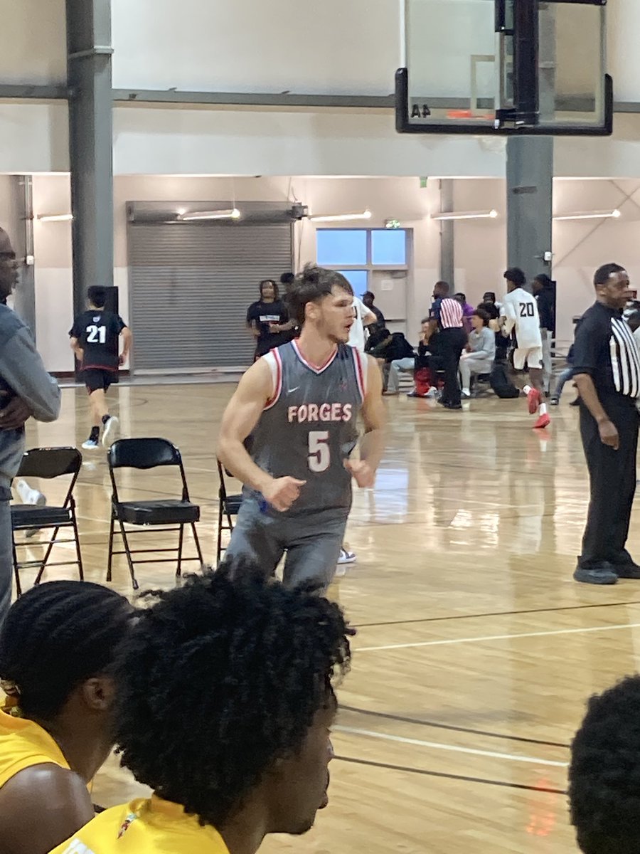 6’6 Augustus Merkys has been lights out Forges Sports Academy. Making shots from all over the floor. A guy to keep an eye on this weekend.

Holds an offer from Massachusetts.

#BIGSHOTS #PREPNATIONALS