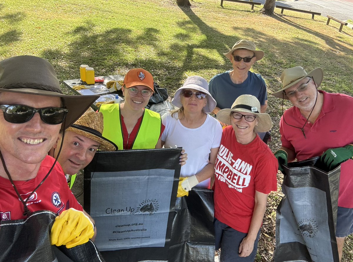 It’s Clean Up Australia Day so it was pleasure joining <a href="/Annerley_Labor/">Annerley Labor</a> branch for their annual session in our local community which they’ve been doing for more than 20 years.

Shaftesbury Street Park Tarragindi &amp; around <a href="/southsrugby/">Souths Rugby Union Club</a> Juniors field sorted &amp; now for coffee!