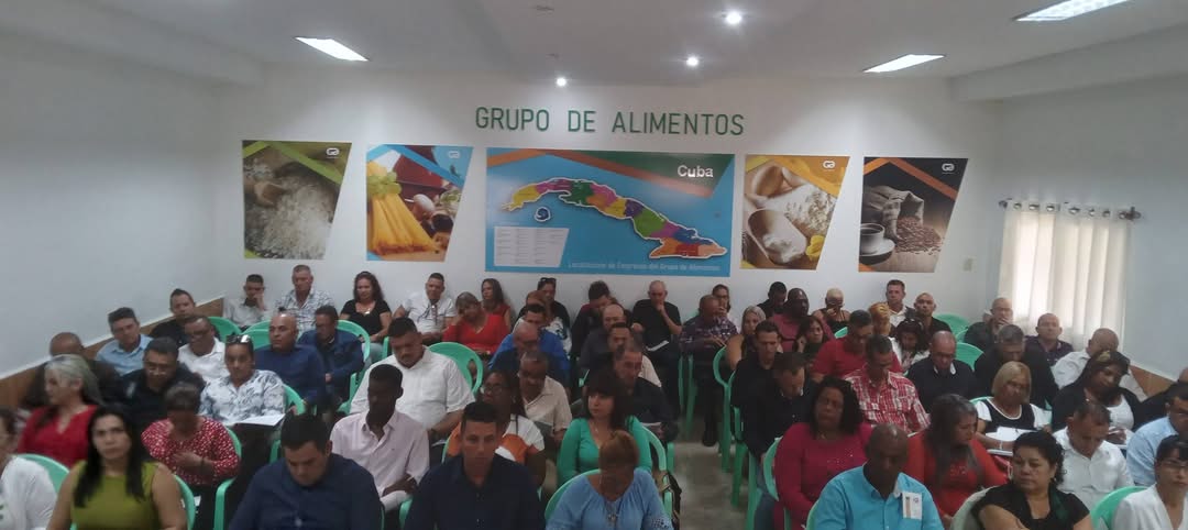 Presidido por Betsy Díaz Velazquez, Ministra del Comercio Interior, se desarrolla el Balance de la Gestión del Grupo de Alimentos, el debate contribuirá a consolidar estrategias para avanzar en el 2025.

#comerciomayorista #ComercioCuba #ComerciodelPueblo
