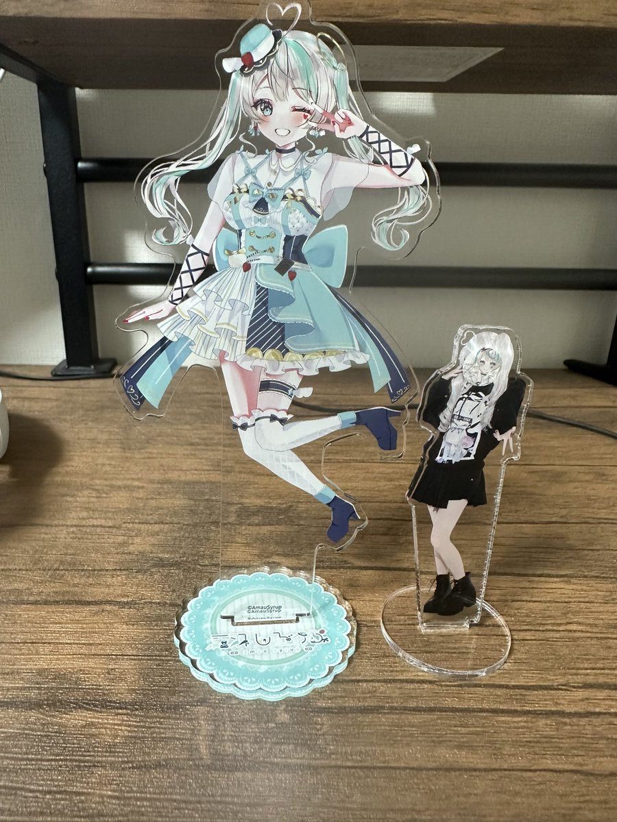 友達のグッズ買い漁る芸人として見落とせない1品とはいえあまうちゃんのアクスタでかくね？？？