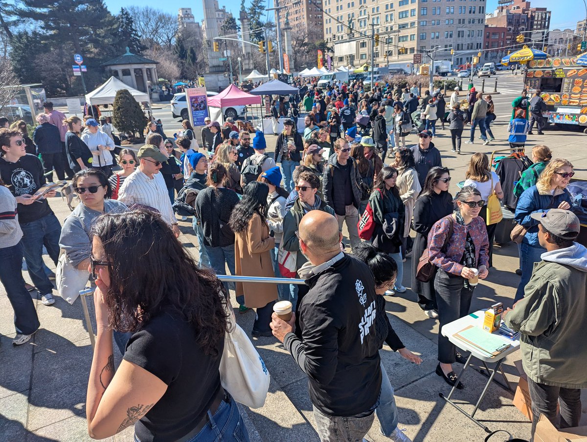 Today, we collected 2,400 signatures for Zohran Mamdani around Prospect Heights. 
If you’re not in DSA, now is the time to join and help build our organization into a party that is able to fight the cynicism of our age!