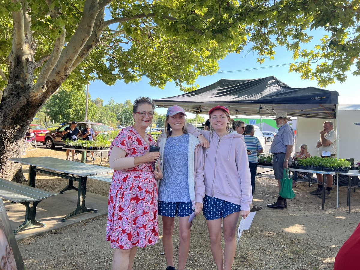 LauraHughesNE's tweet photo. I’m at Inverell Sapphire City Markets in Campbell Park today!

Come say hi, have a chat, and share your story—I want to hear what matters to you.

See you there!

#LauraHughesForNewEngland #LaborForNewEngland #TimeToListenTimeForAction #inverell #AusVotes2025 #auspol #Auspol2025 https://t.co/Gw6ePYeAPR