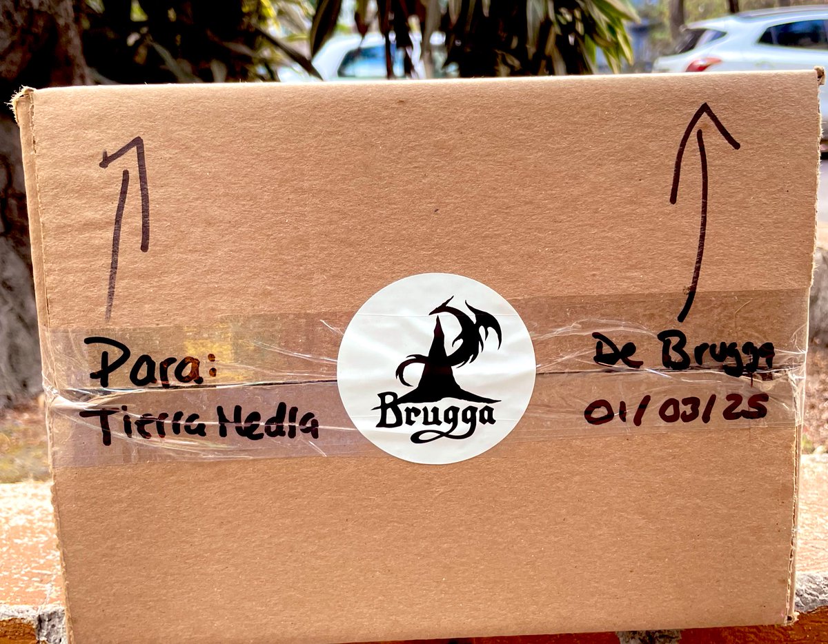 Lista la entrega para Tierra Media, pueden ir a comprar sus latas de Aliento de Dragón Nocturno en Revillagigedo 75 Colonia Centro CDMX (muy cerca del metro y Metrobús Balderas)

Nos cuentan si van 🐲🍻🧙🏻

#CerveceriaBrugga #ConquistandoPaladares