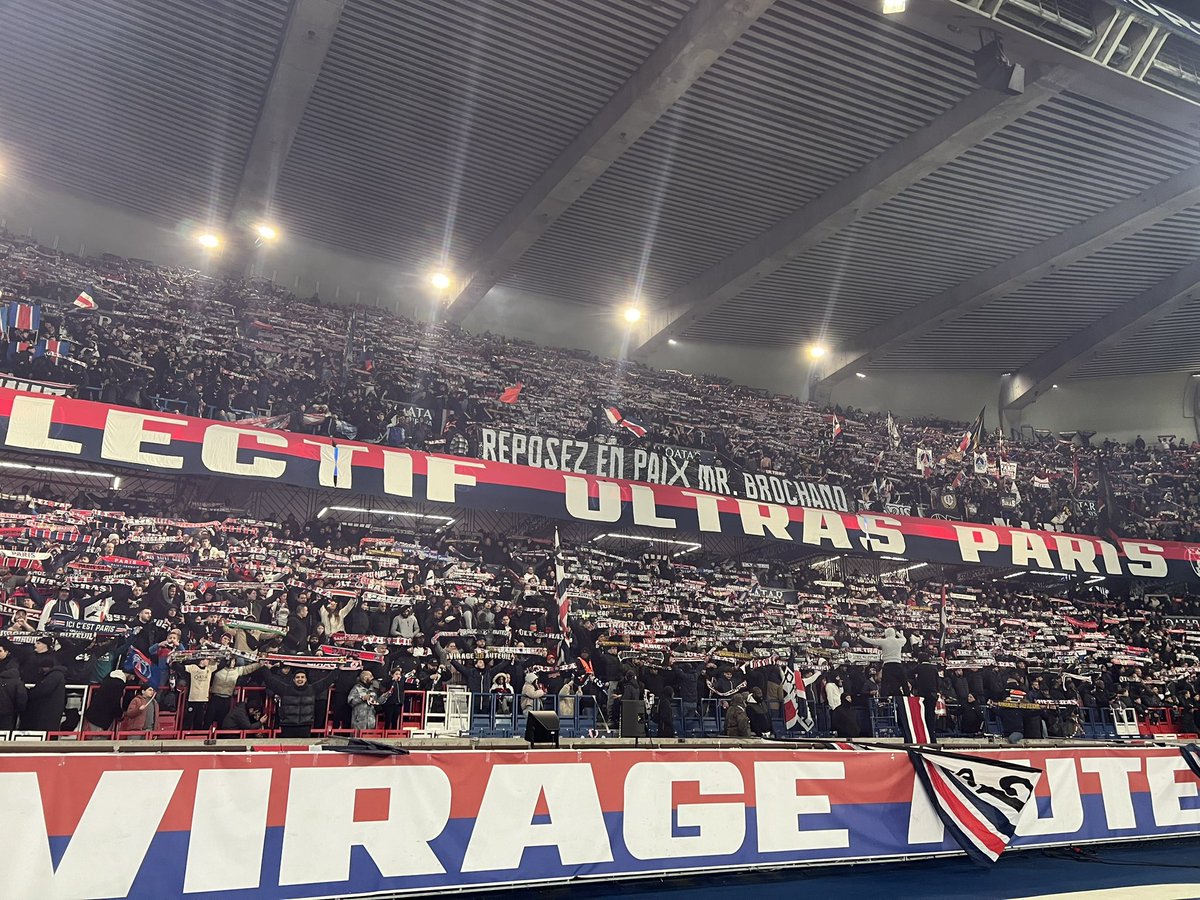 AUTEUIL1991's tweet image. #PSGLOSC Virage Auteuil 1991 🔴🔵