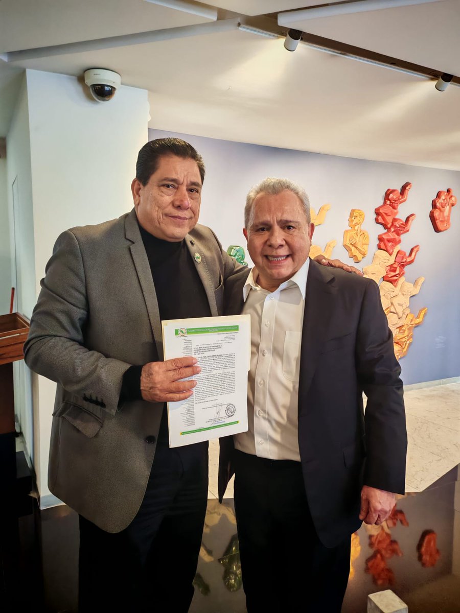 sitem_cen's tweet photo. SITEM NACIONAL fija su postura y avala que sigamos avanzando en el camino de la Unidad, confianza y liderazgo que representa la persona del Lic. Marco Antonio García Ayala, como presidente de la FSTSE.

Diego Ánimas Delgado.
Srio Gral del SITEM

#YoSoySitem
#UnSindicatoDiferente https://t.co/dkloVOHu4S