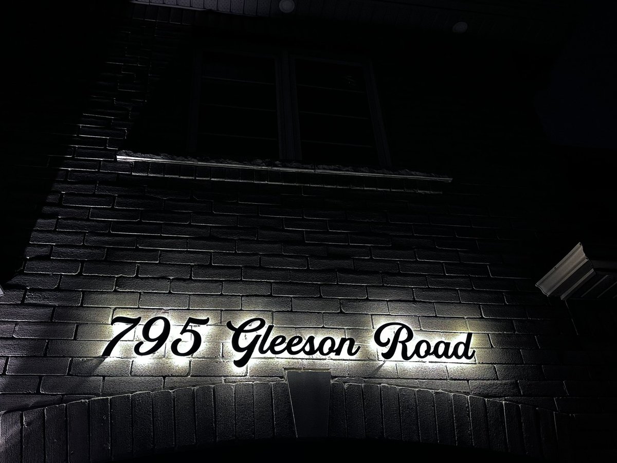 Signs_OG's tweet image. 🏡✨ Light up your home with Maple Signs!

Custom house address signs that make your home stand out — day or night.
DM us to get yours installed!
#HouseSigns #TorontoSmallBusiness #MapleSigns