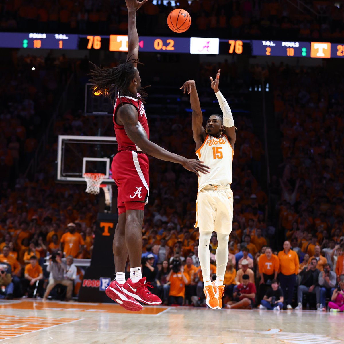 Vol_Hoops's tweet image. SPLASHHHHHHH