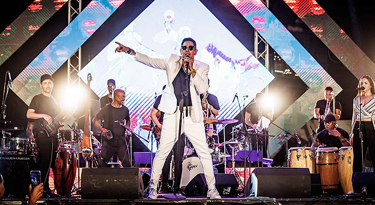 TimbaMusic's tweet photo. Very sad to report that Cuban star Paulo FG has died in a car accident today in Havana. El popular cantante cubano Paulito FG falleció esta tarde en La Habana tras sufrir un accidente de tránsito en el Malecón de La Habana. -- https://t.co/UhRLtSXuhn https://t.co/RfndHpjYqx