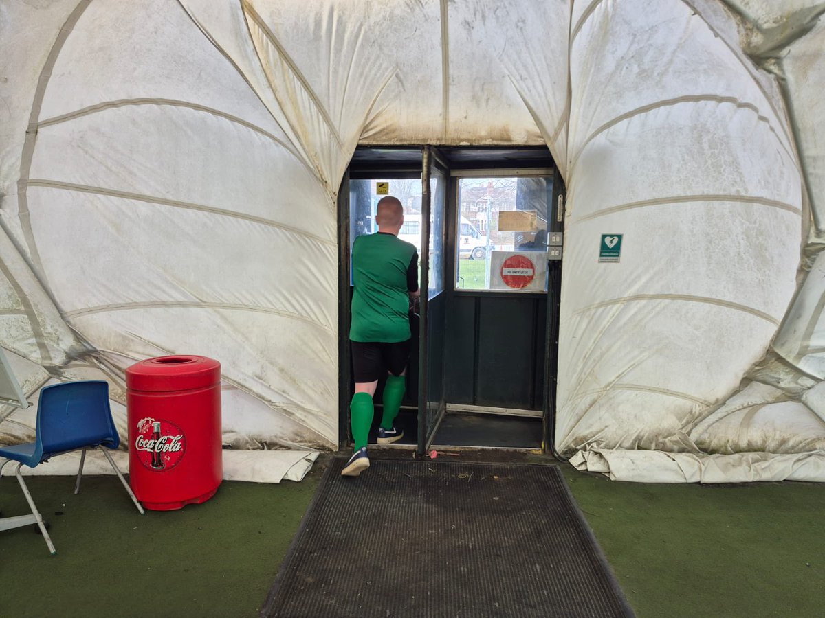 AFCMasters's tweet image. Since 2005 we have called the dome home and today we held our final training session there. So many memories and lots to make in our new home of @LadybridgeHigh - thank you to Bolton Arena, @StJosephsRCHS and especially Shell and Donna for looking after us. #straightouttahorwich