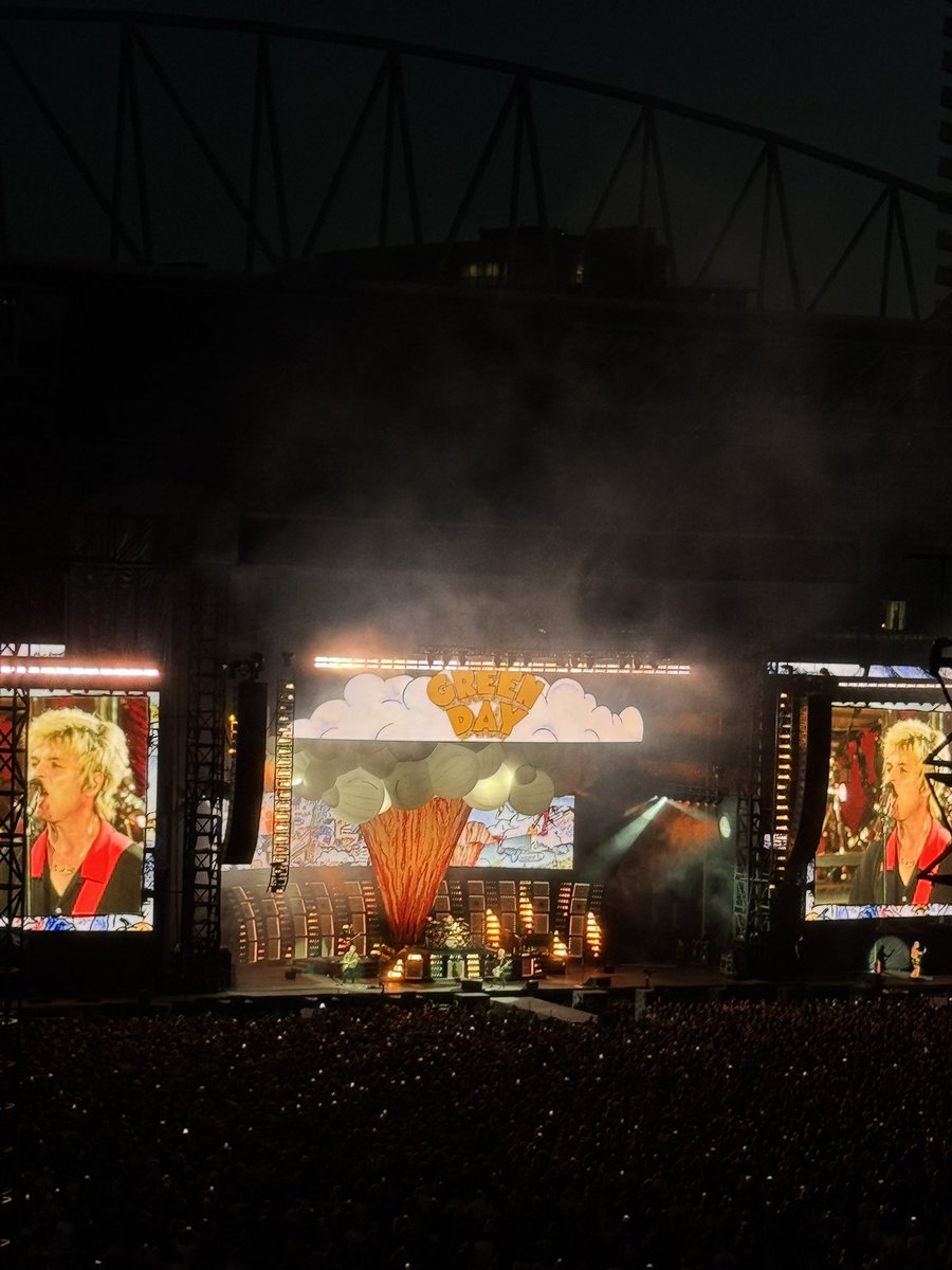 bianca_fermaner's tweet image. Was epic 😍 #GreenDay #Melbourne