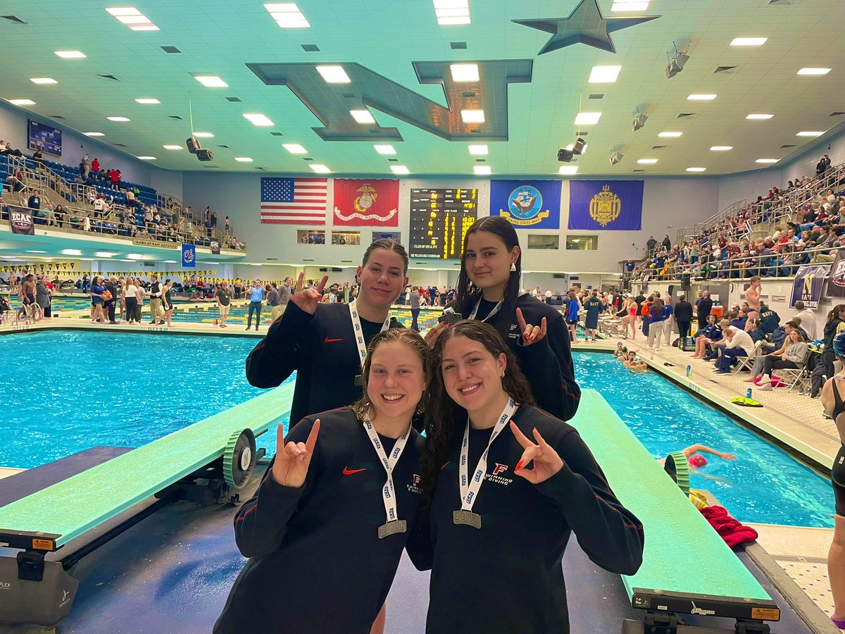 Podium Finish for the Stags in the 200 Medley Relay- final time of 1:42.97
🤟🏼🥈✨
#StagsCompete