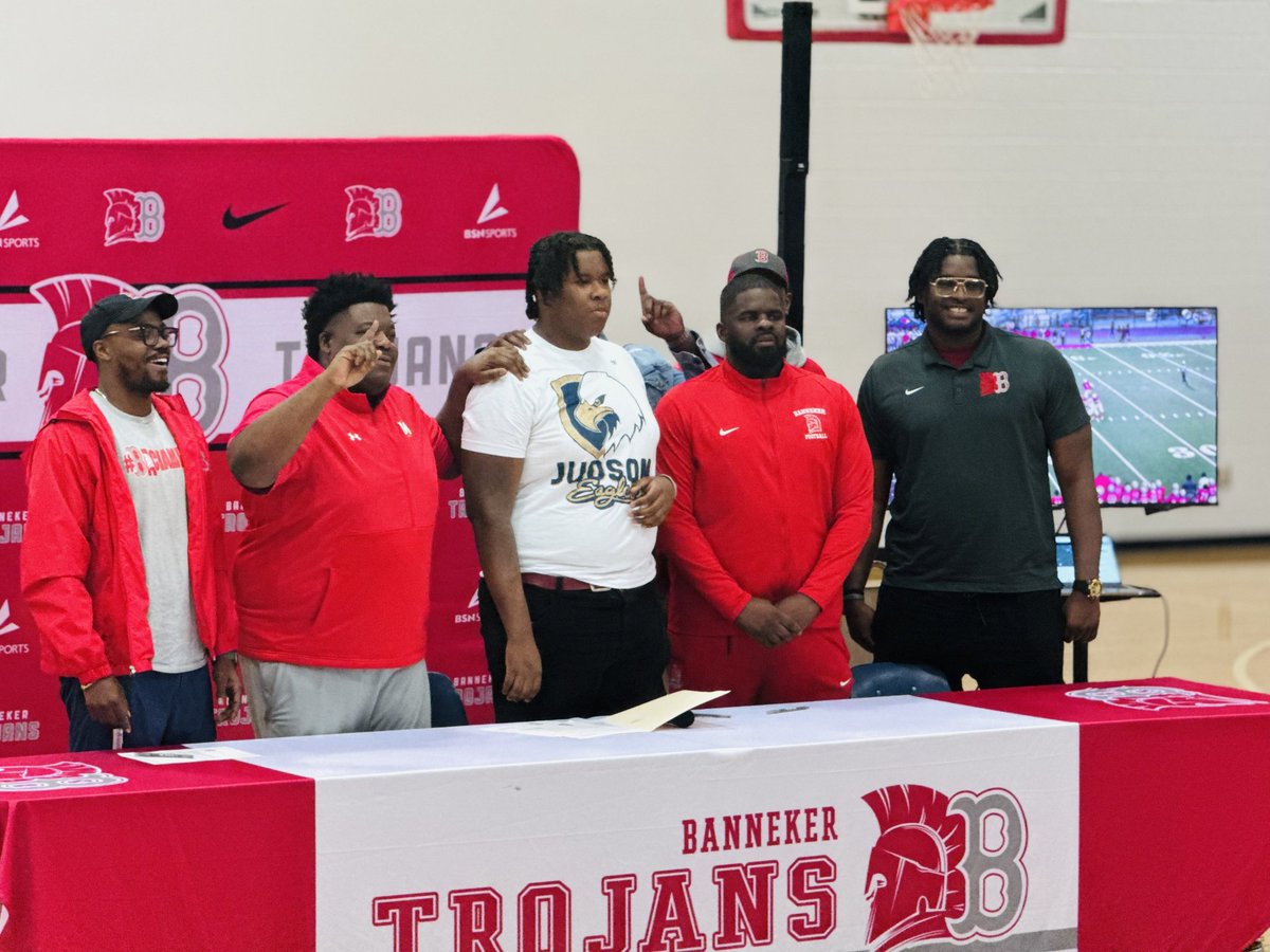 Signing Day February 2025
Leshawn Stuckey (Delaware State University) Eugene Davis (Bethel University) Rahim Johnson ( Judson University).