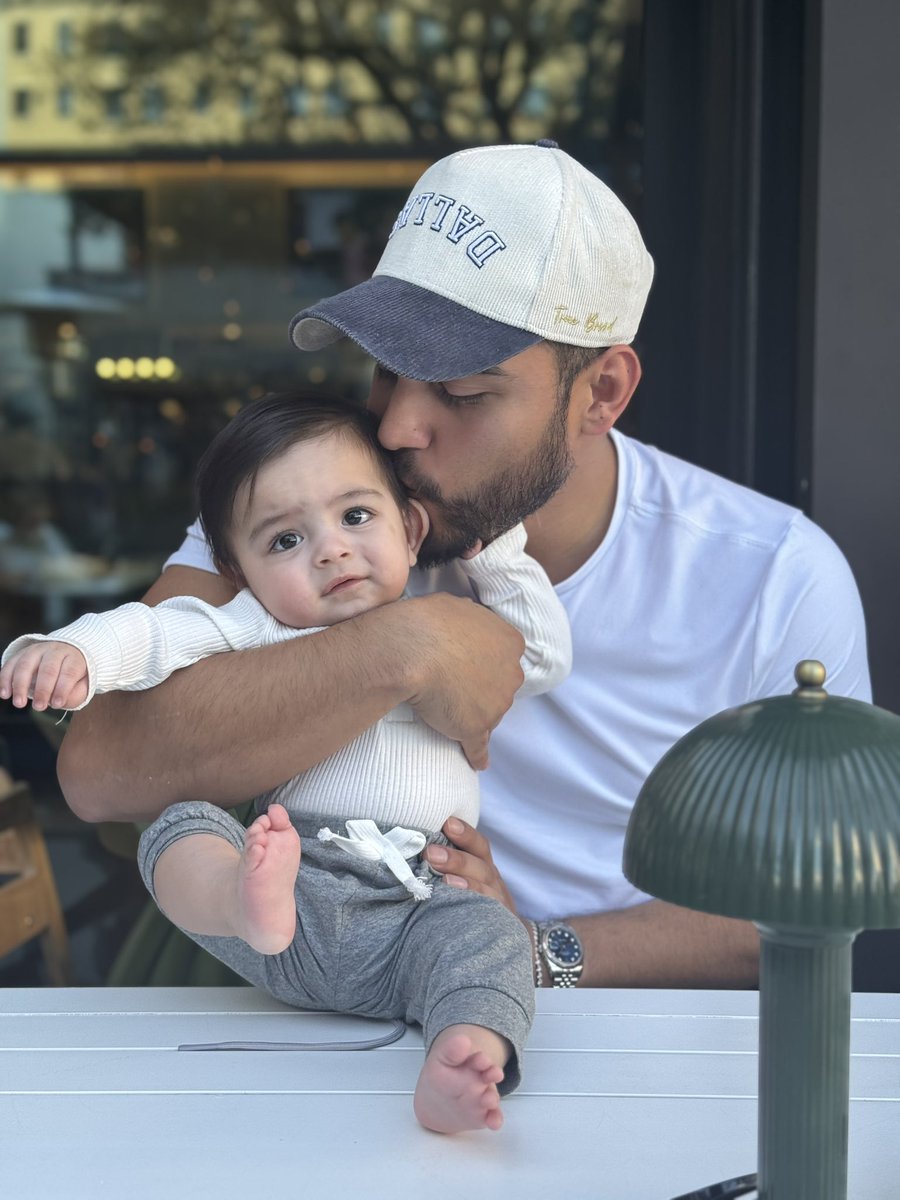 zaina_suee's tweet image. Feeling rich 😛