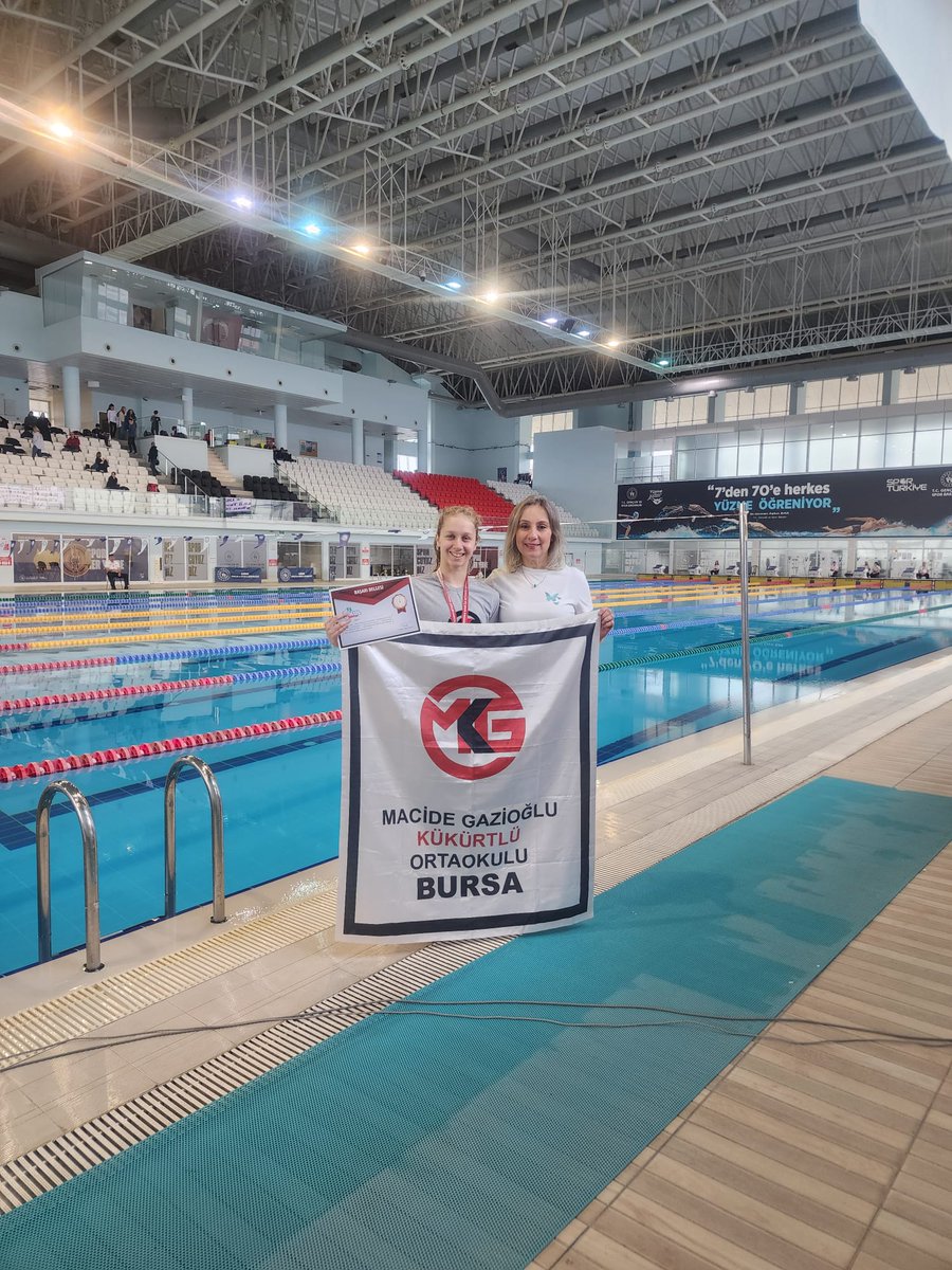 İki yüzücümüz  Edirne' de.. Türkiye Sampiyonliguna kulaç atıyorlar