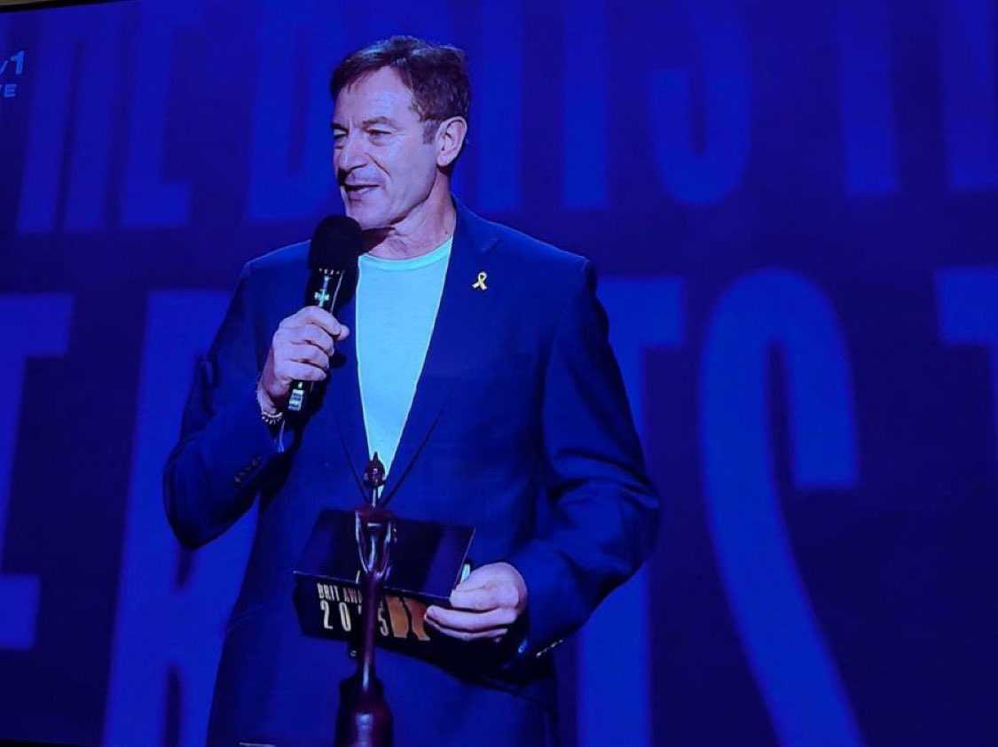 Eyal Yakoby (@eyakoby) on Twitter photo Incredible, Jason Isaacs wears a yellow ribbon calling for the release of the hostages at the Brit Awards. Incredible, Jason Isaacs wears a yellow ribbon calling for the release of the hostages at the Brit Awards.