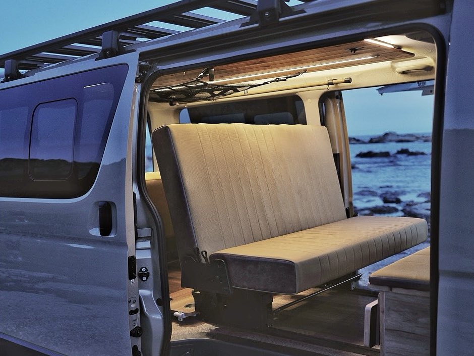 【#MONOBOX H-01】
#ハイエース カスタムコンプリート

『2列目・3列目シート』
iseat 1300mm × 2脚　
3列シート8人乗りキャンピング登録

🟨個人様
最寄りの取扱い販売店ご紹介します

🟫業者様
・カスタムパーツ
・内装架装カスタム
【取扱い販売店募集中】

#HIACE #車中泊 #キャンピングカー