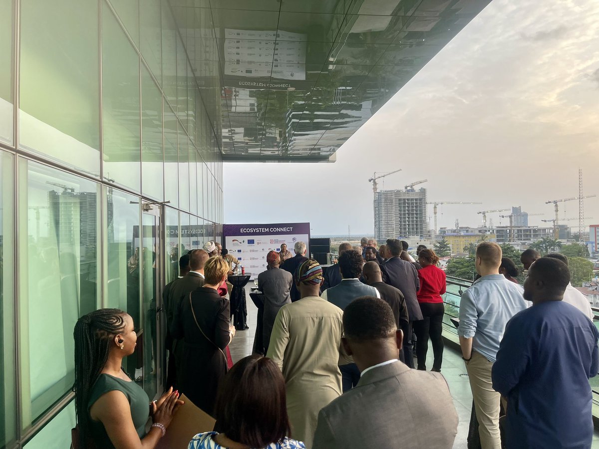 MichaelOsumune's tweet image. 🚀 Thrilled to showcase Moon Innovations at NitHub, UNILAG—pushing the future of innovation and clean energy! 🔋⚡ #MoonInnovations #TechmyBiz #Innovation