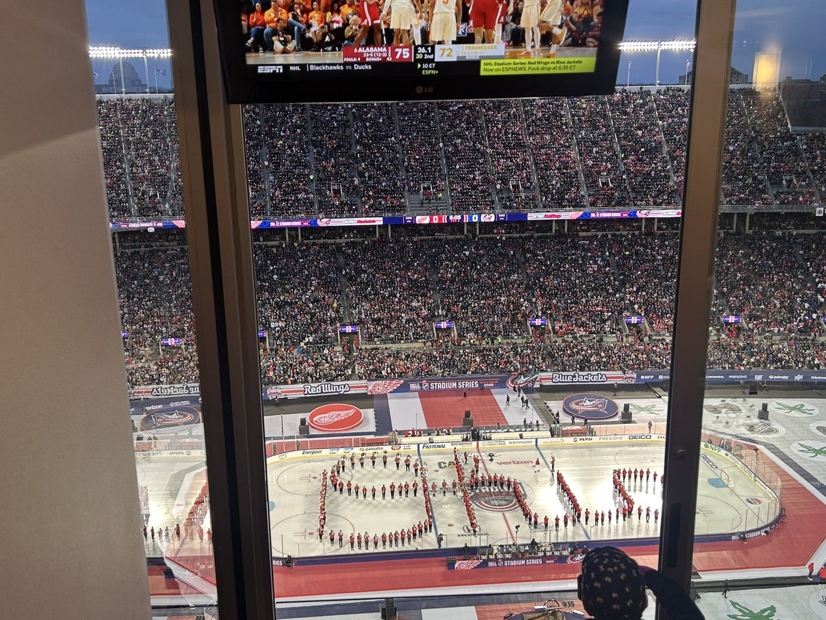 pjfoleyqc's tweet image. At the stadium series The Ohio State Band brought the crowd to a roaring measure with #scriptohio
