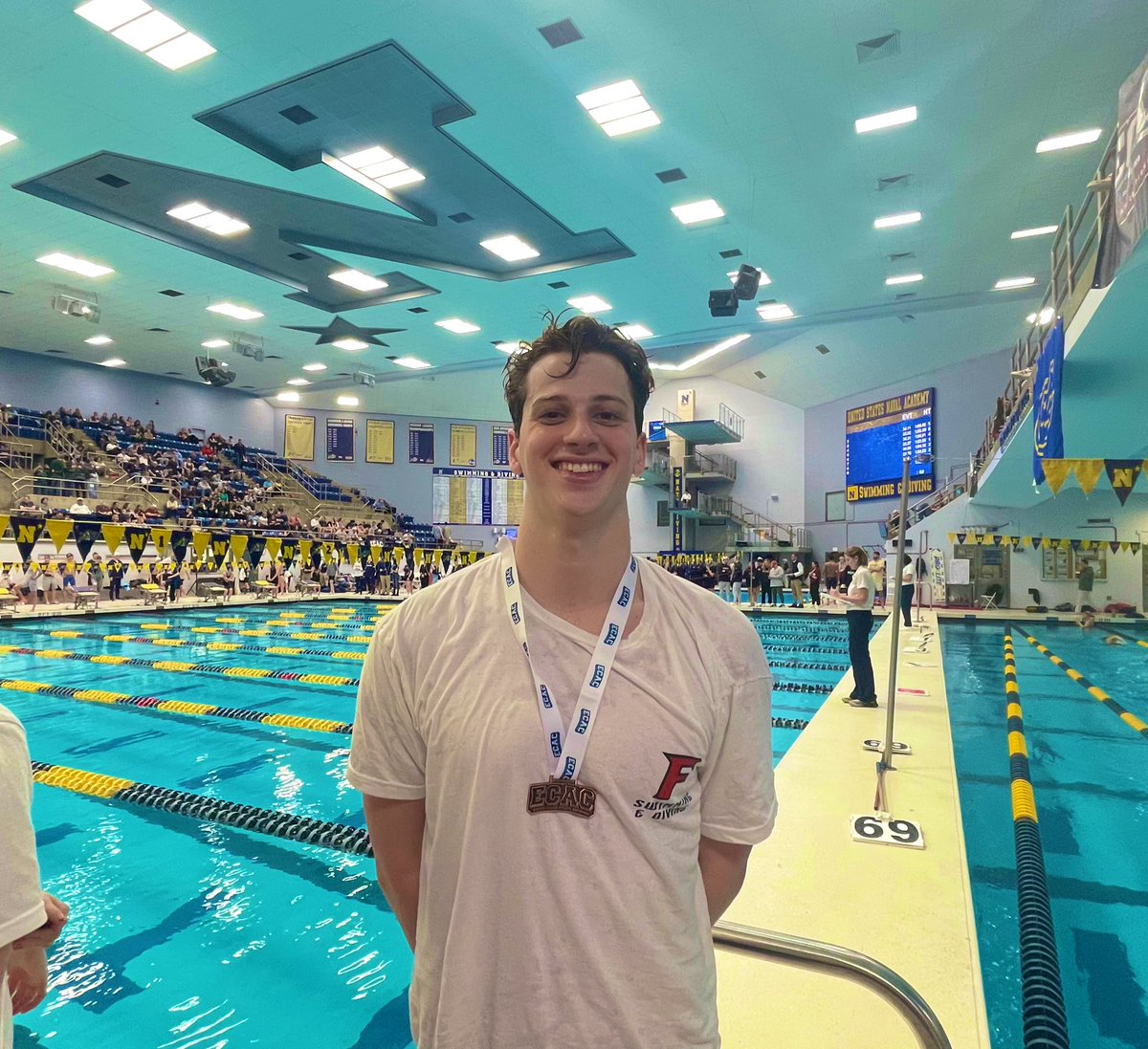 Senior Joe Stewart with a fourth place finish in the 200Y Freestyle! Finished with a time of 1:38.15
#StagsCompete