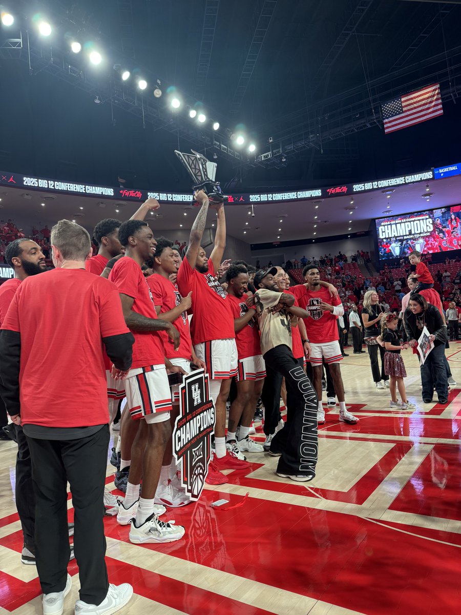 Former Houston point guard De’Jon Jarreau joins the team in celebration of consecutive Big 12 regular season championships
