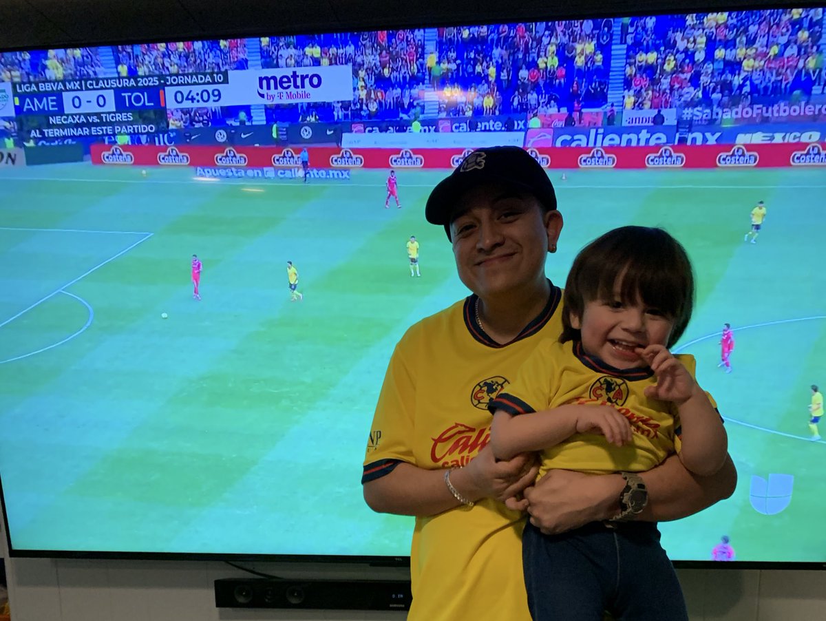 Arriba el AME 🦅💛💙 saludos de la familia mendoza desde Chicago, IL! #SabadoFutbolero <a href="/TUDNUSA/">TUDN USA</a>
