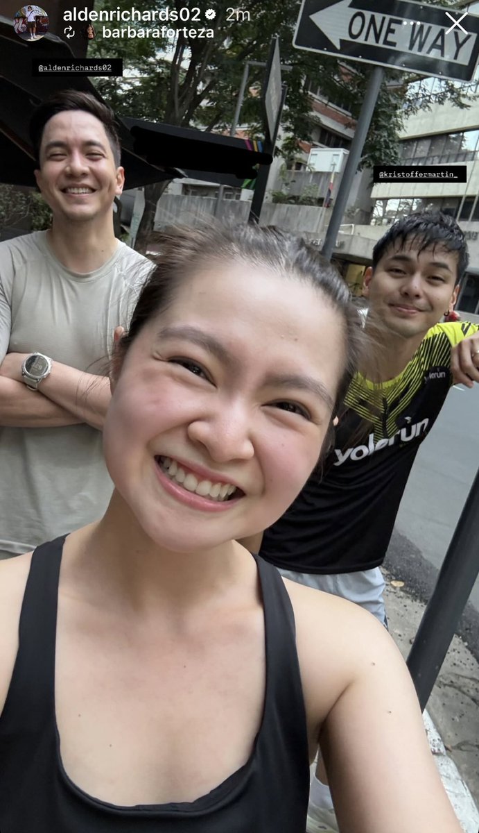 whenzymallow's tweet photo. Good morning, Alden, Barbie at Tuns! Nakakatuwa namang makita na magkakasama na naman kayong tumakbo, solid din talaga ng friendship nyo 💪🥰

#ALDENRichards 
@aldenrichards02 https://t.co/VPgqEe4Xd7