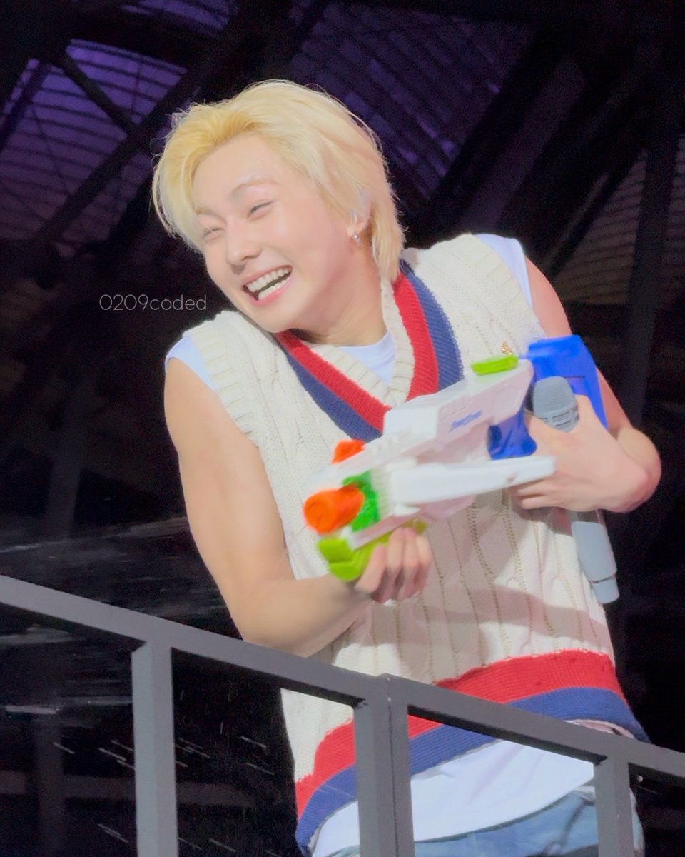 0209coded's tweet photo. HAPPY JUNGWON, HAPPY ME 🥹❤️‍🩹

#WALKTHELINE_IN_BULACAN 
#정원 #JUNGWON #ENHYPEN #EN_WORLDTOUR_WALKTHELINE https://t.co/gjMK8Jx81d