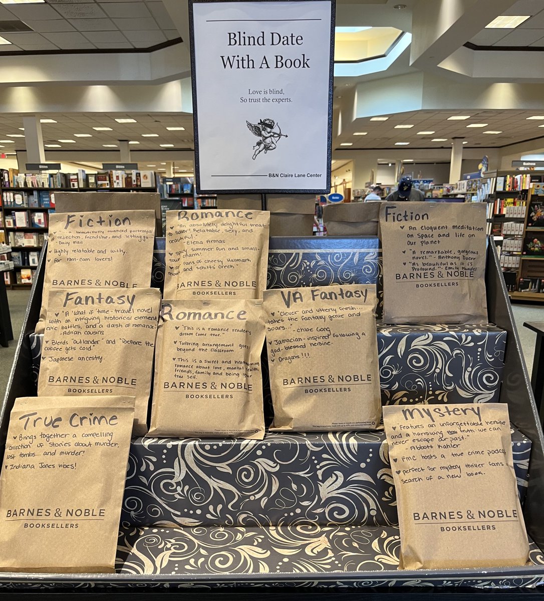 My perfect blind date💜📚