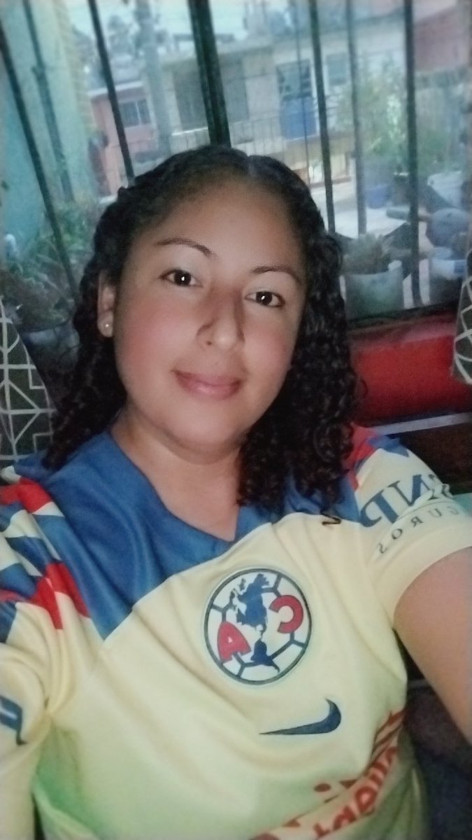 IsabelGuscanga's tweet photo. Vamos América, nos merecemos el liderato #SabadoFutbolero https://t.co/VrBDQireYI
