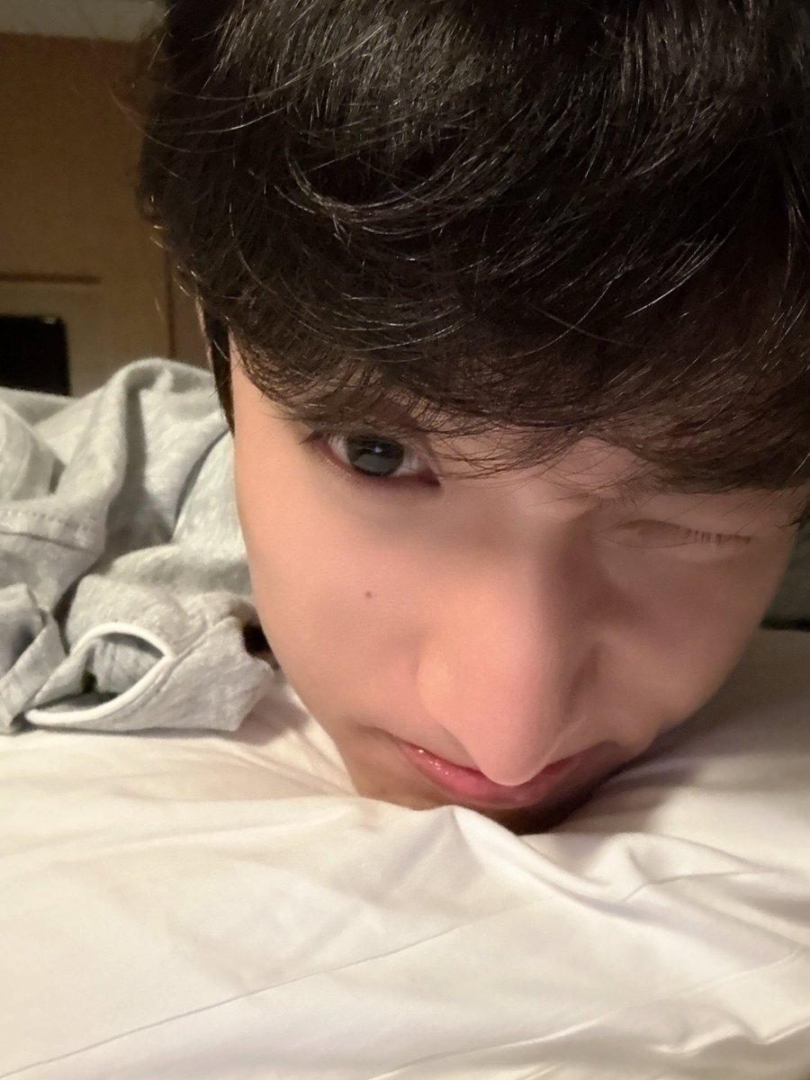 머리 뽀글뽀글 되면 셀카 올려주는 너를 어떻게 안 사랑할수가 있을까..ʚ̴̶̷́.̠ʚ̴̶̷̥̀