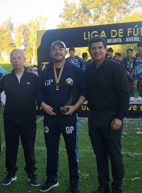 Haz la puta llamada Amaury!