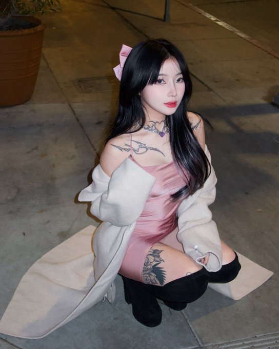 1 pic. Floor Princess ?? https://t.co/EoHHM1pIkY