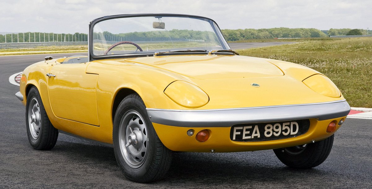 Retromania4ever's tweet photo. 1966 Lotus Elan S3 💛
1,558 cc engine, with 4-wheel disc brakes, rack and pinion steering and 4-wheel independent suspension.
🇬🇧 #Classicar https://t.co/aMW1R26Chb