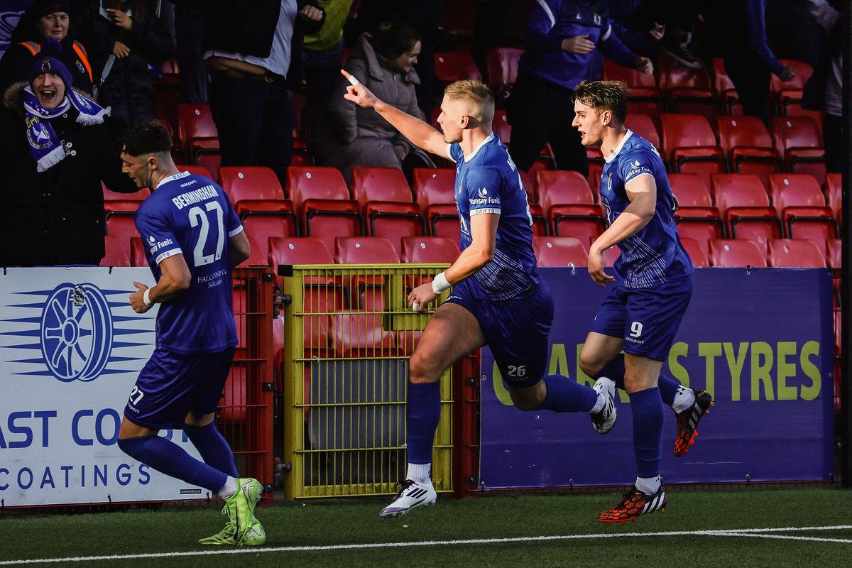 𝗛𝗜𝗦𝗧𝗢𝗥𝗬 𝗠𝗔𝗞𝗘𝗥 🗓️ ⏰⚽️⌛️

Andrew Mitchell with the help of John McGovern and Brandon Bermingham made history, for Dungannon Swifts today, by scoring our 1000th league goal in the top flight of the Irish League.

😍😍😍😍😍

#UTS
