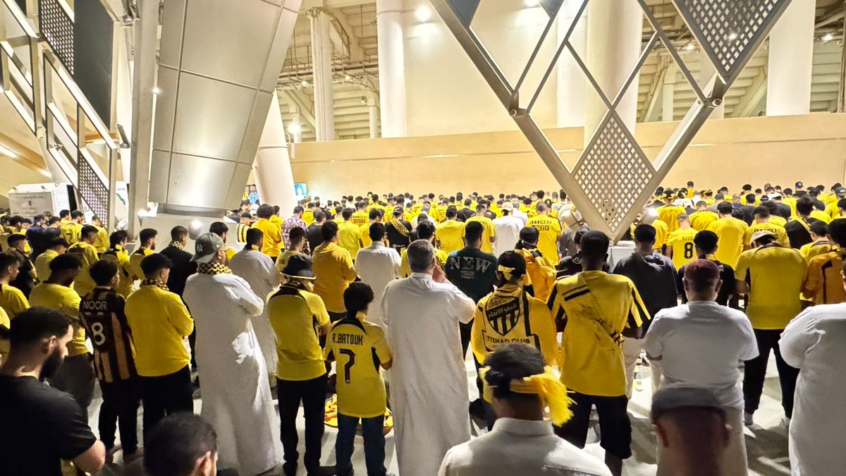 BASEERA_ORG's tweet photo. شاركت المصليات المتنقلة لجمعية بصيرة 
اليوم في مباراة #الهلال_الاتحاد 
والتي أقيمت بملعب الإنماء 
وقد بلغ عدد المصلين أكثر من ٢٠ ألف مصلي 
و لله الحمد 

#جدة_الأن 
#يوم_بدينا_1727 
#يوم_التأسيس https://t.co/yJPWGvN8Gc