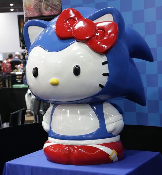 sanriodaily's tweet photo. hello kitty x sonic the hedgehog 💫 https://t.co/kyWJlfTWw5